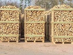 Bøg og tørt brænde til rådighed